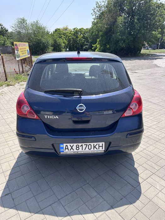 Nissan Tida 2010 Автомат