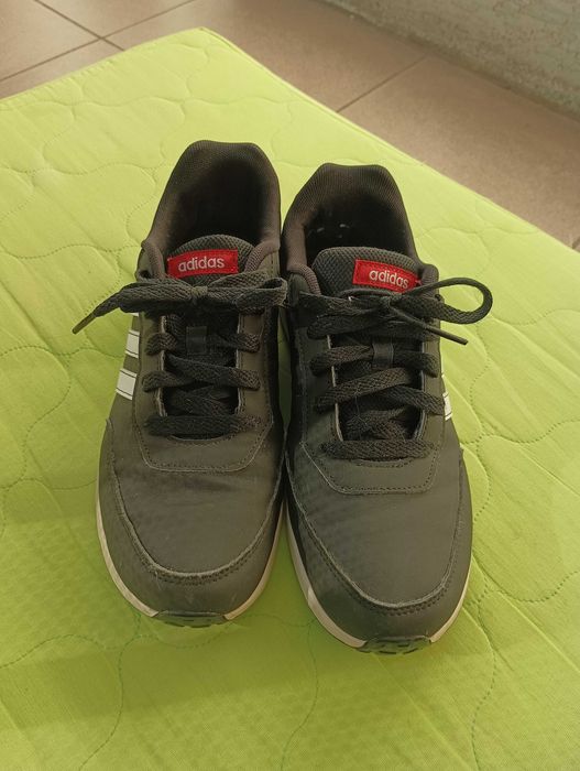 Buty Adidas VS Switch 2K r.40 czarne z paskami