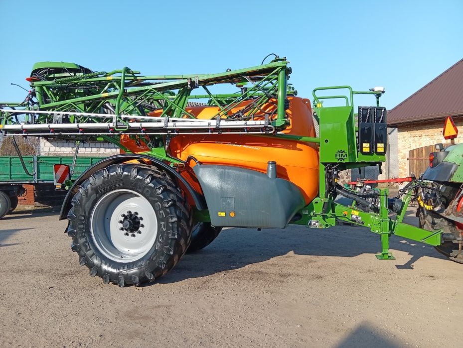 Opryskiwacz Amazone UX4200   maly przebieg