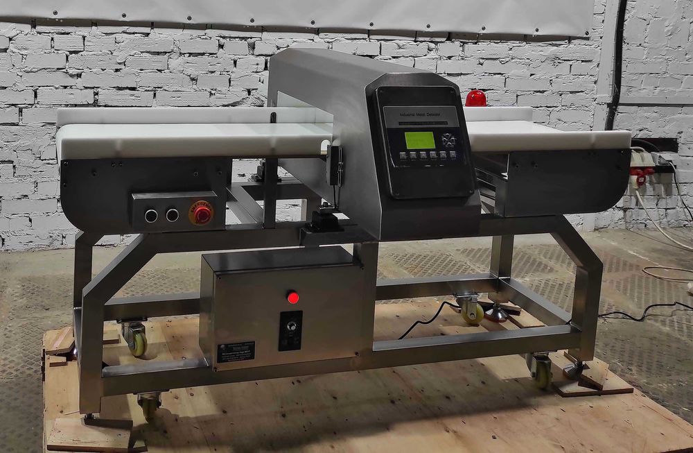 Металодетектор конвеєрний для харчових продуктіа, високочутливий