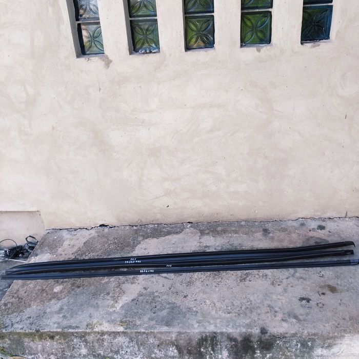 Молдинги даху Пассат б3 б4