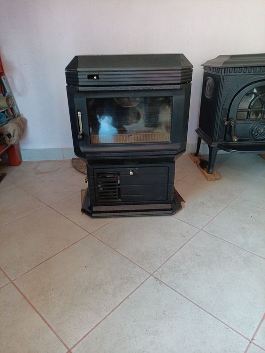 Камінопіч чугунна.