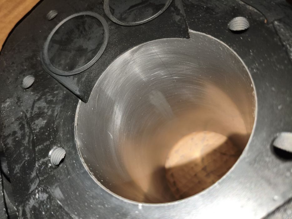Oryginalne cylindry k750 Dniepr12 MT12 po szlifie 79.0