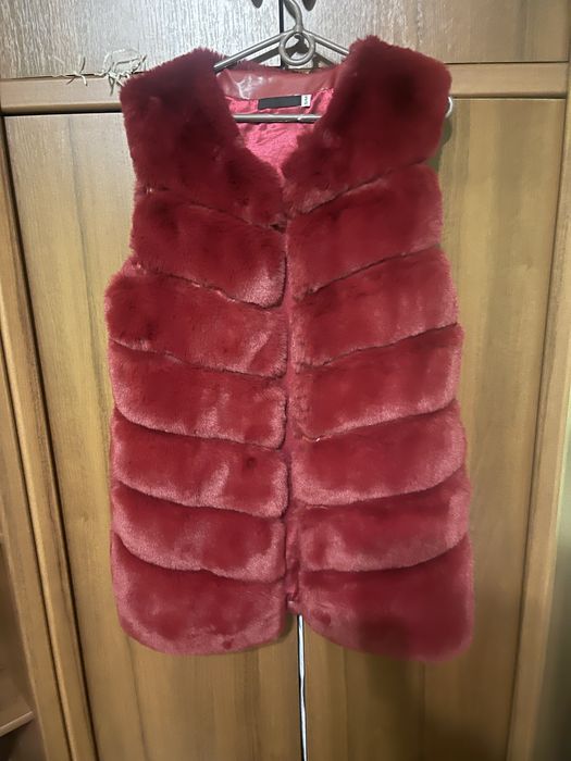 Жилетка з штучного хутра