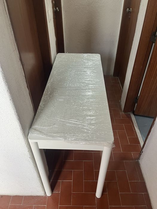 Secretária com gaveta branca IKEA