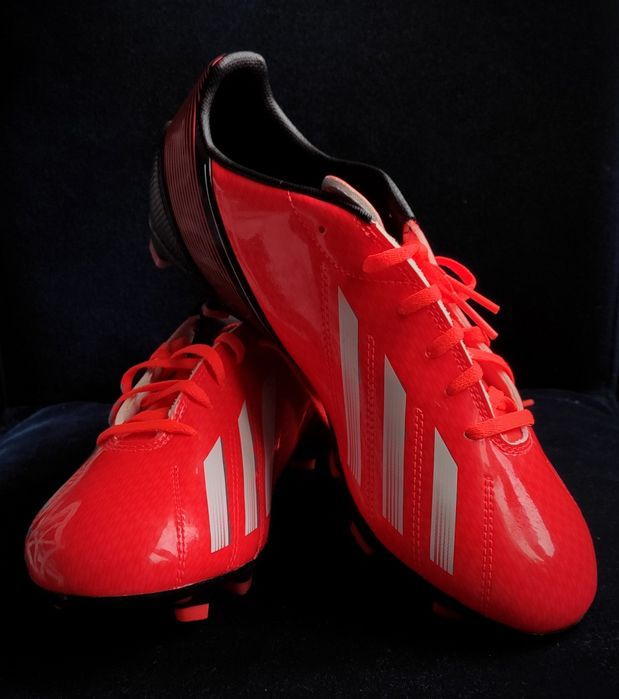 Buty piłkarskie Adidas F10 TRX FG  Q33868