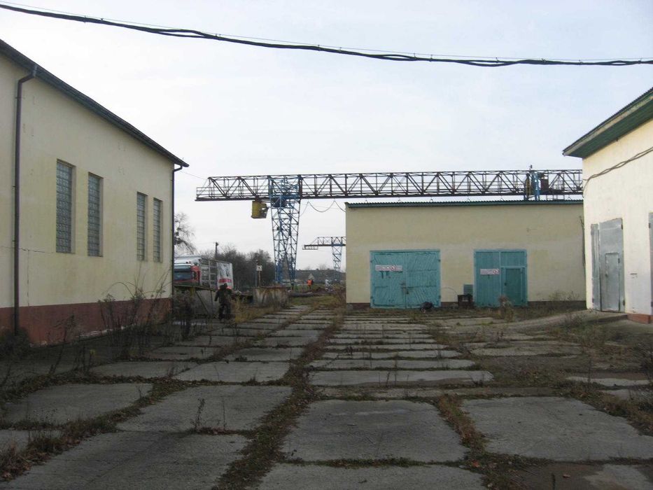 Майновий комплекс 1 726 м2, Ізяслав, вул. Миколи Микитюка, 103