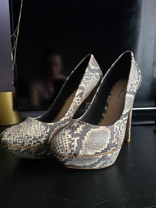 Buty na obcasie   r.40