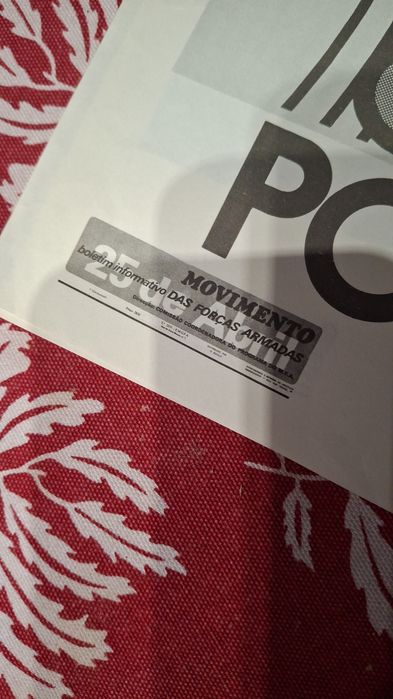 Cartazes 25 de abril vintage mfa