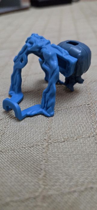 Вікна з дивних див фігурка kinder joy