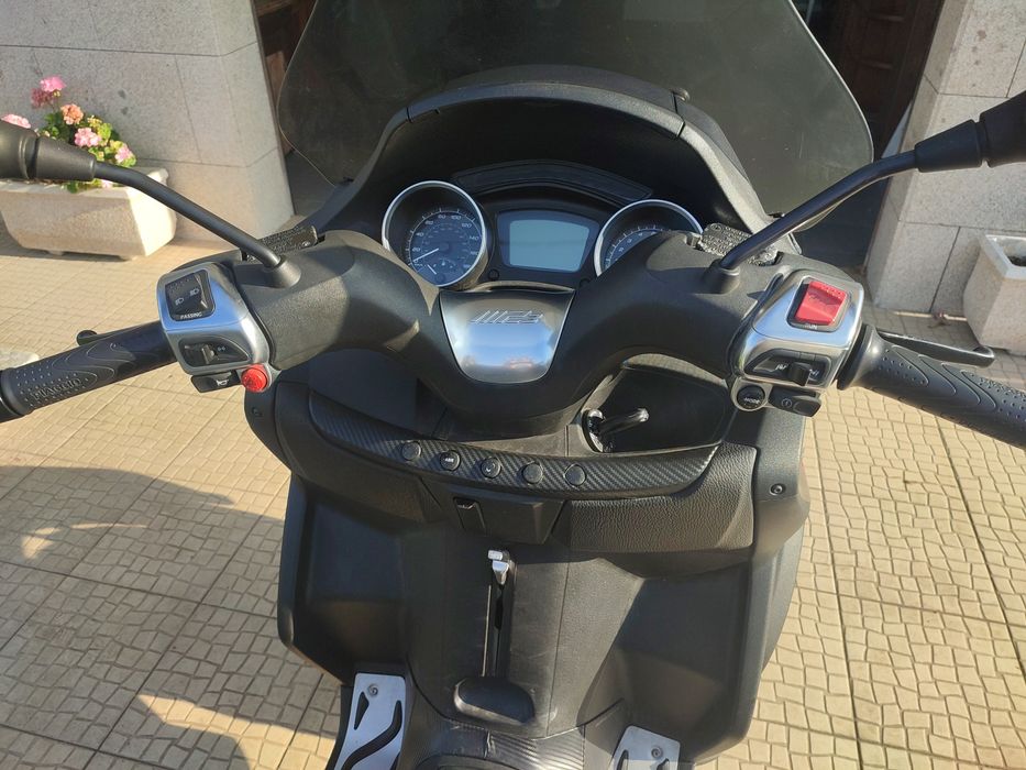 Moto Piaggio MP3 500