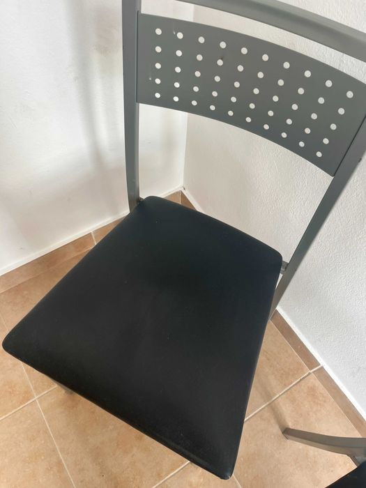 Mesa de jantar e 4 cadeiras