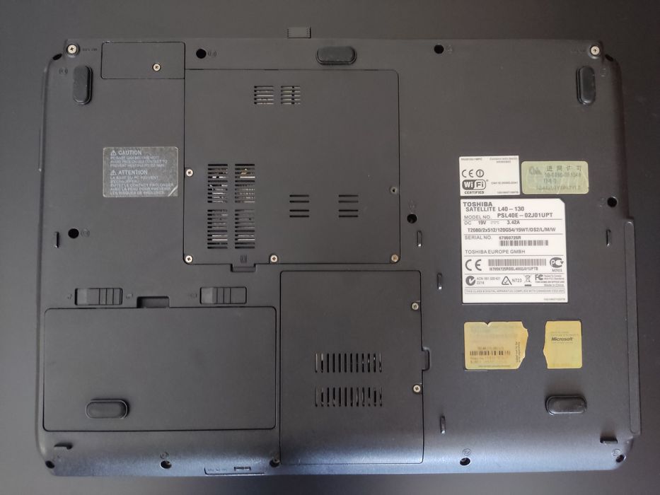 Portátil Toshiba L40-130 em bom estado, Win7, Office 2016 PRO