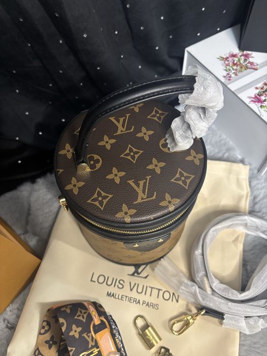 Nowa torebka z workiem i pudelkiem Louis Vuitton