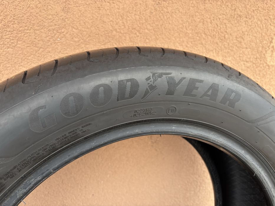 215/55/17 98W Good Year EfficentGrip Performance2 XL