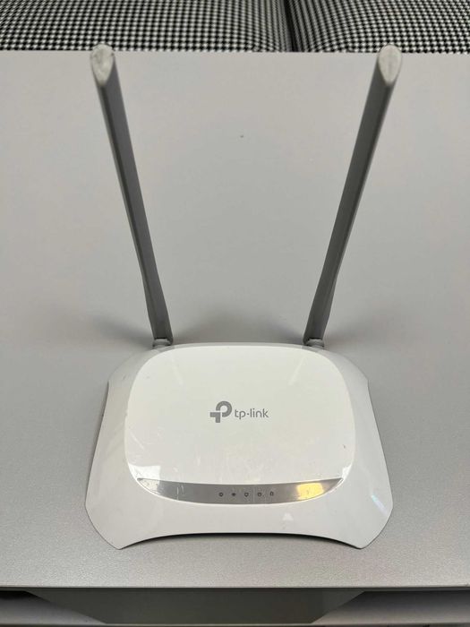 router TP-Link WR840N 802.11n (Wi-Fi 4)