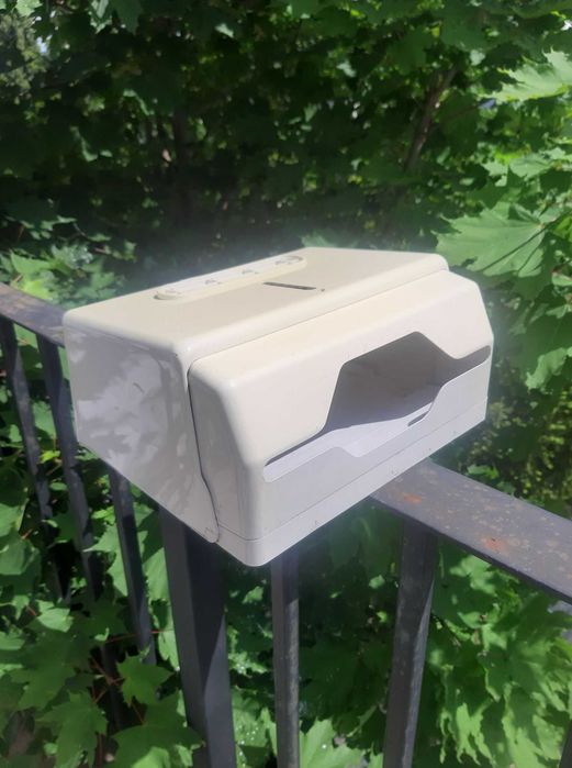 Podajnik ręczników papierowych