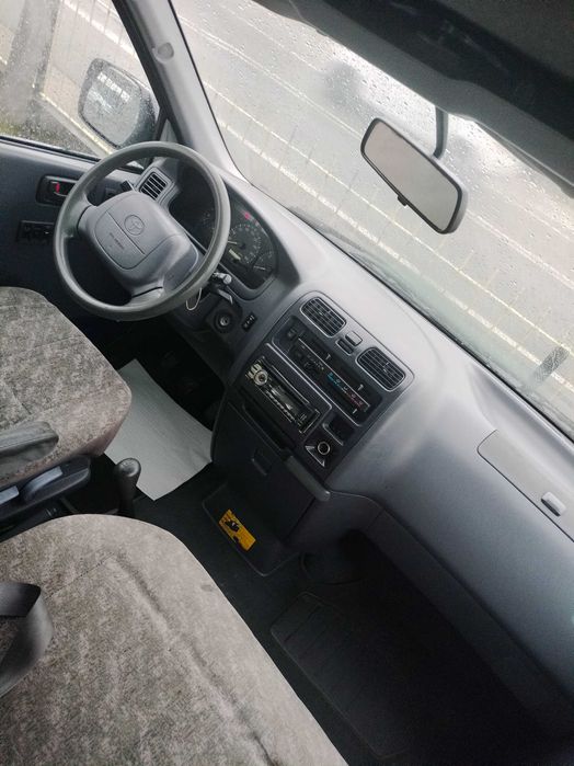 Toyota HiAce D4D 6lug versão luxo