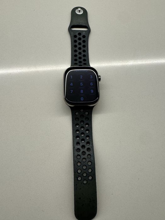 Apple Watch Series 10 Titânio natural 46mm GPS+Cellular — Como Novo (Sem Riscos)