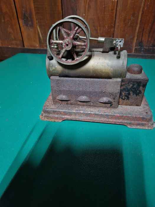 Antiga motor a vapor de locomotiva