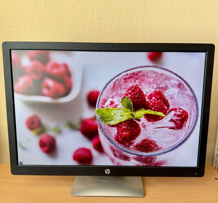Преміум монітор HP EliteDisplay E242 24" IPS 1920x1200 — Ідеальний для офісної роботи