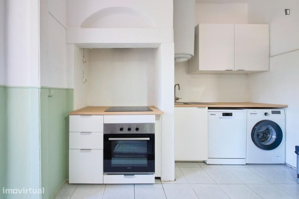 Quarto - localizado em São Bento Lisbon