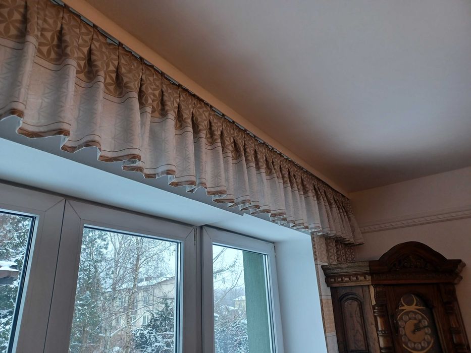 Lambrekin  dł 7m jak nowy na taśmie marszczonej zasłona  beżowy elegan