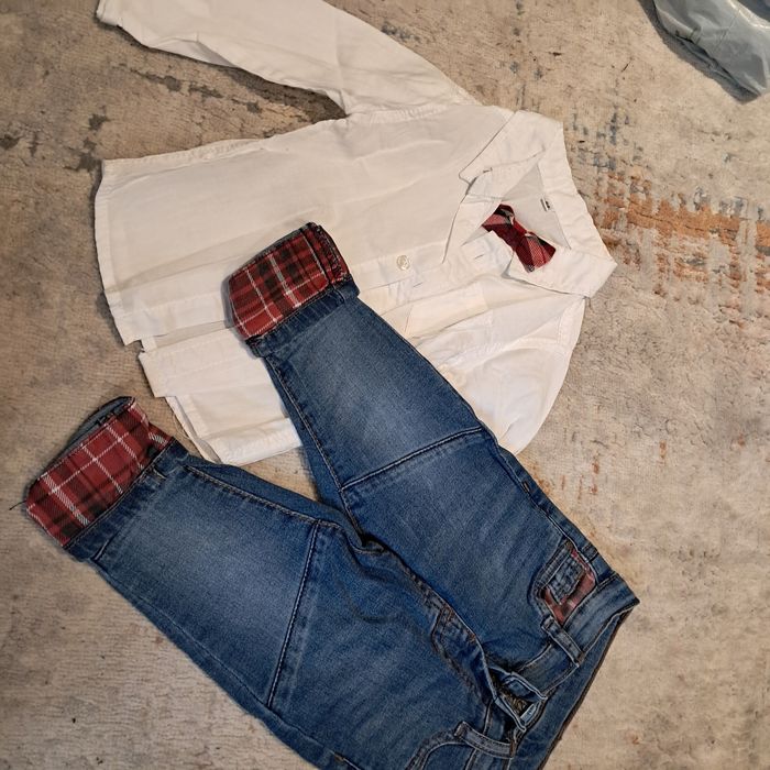 Koszula i jeansy świąteczne dla chłopca roz 86