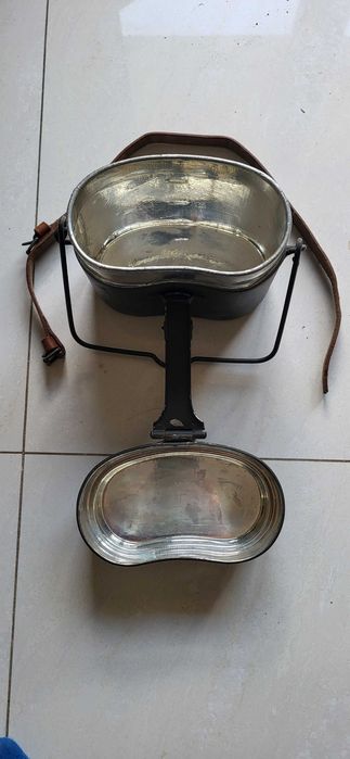 Menażka wojskowa z paskiem