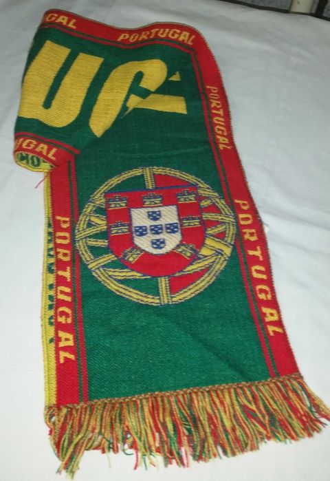 NOVOS. Desde 2€. Cachecóis, galhardete e oferta bandeira.
