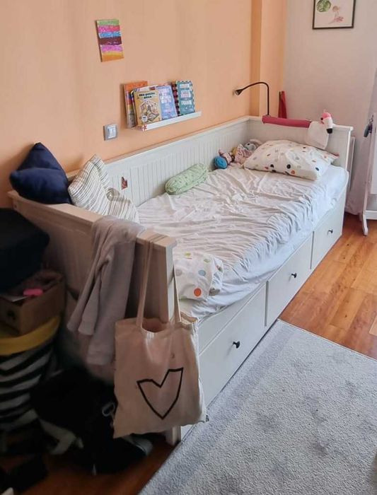 Sofá-Cama Hemnes IKEA e 2 colchões