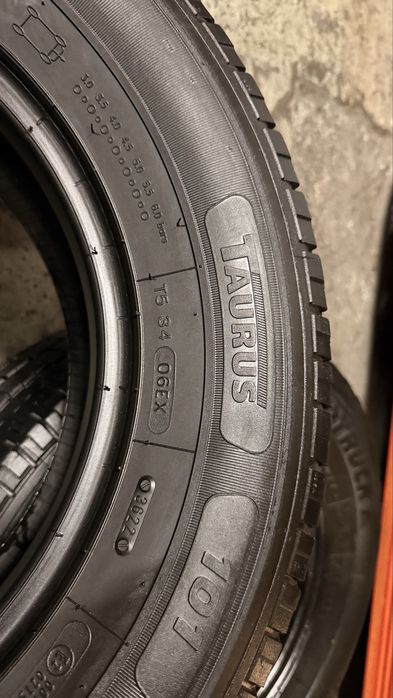 Pneus 215/70r15C 109/107S Taurus 101 Light Truck com 80% piso