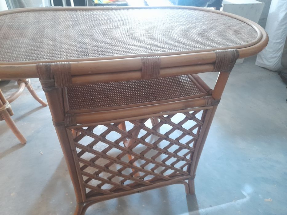 Messa em babu com 2 cadeiras