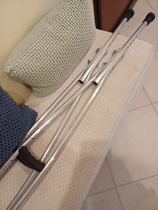 Vendo par de muletas