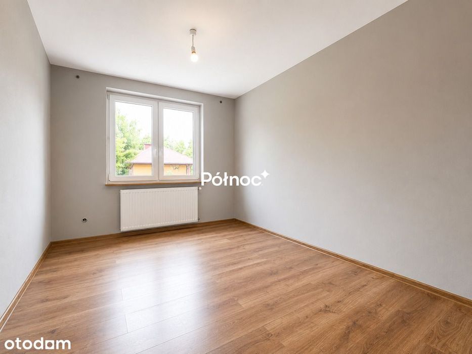 Dom z 35-arową działką i 3 garażami - Widok 5