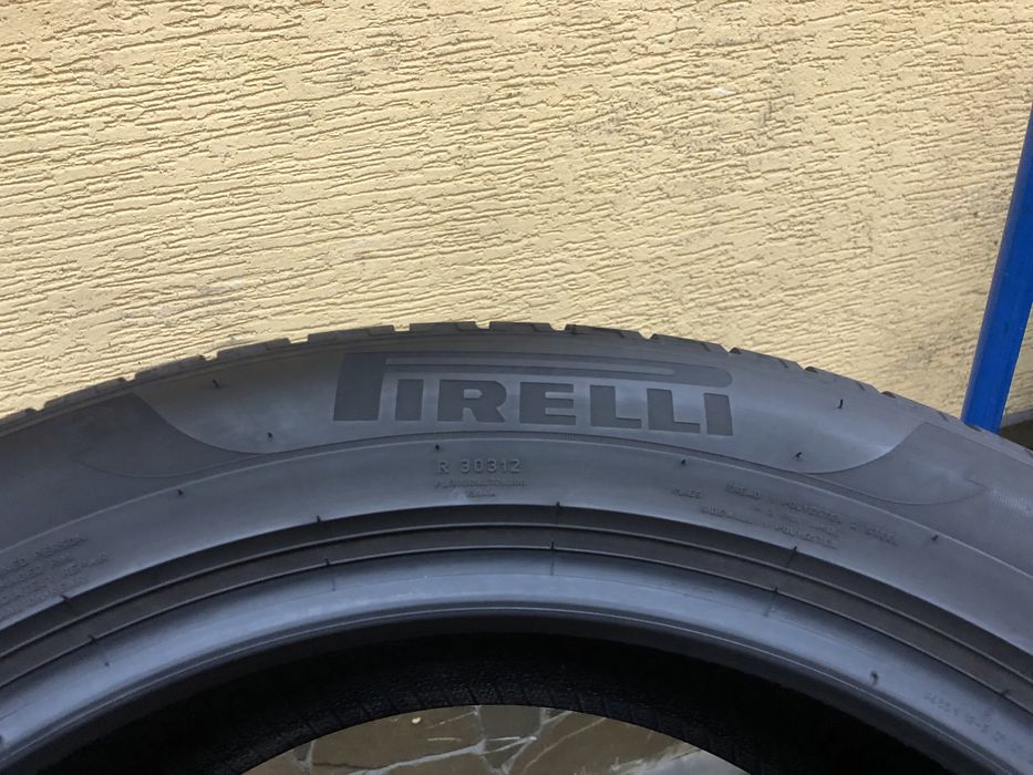 Зимові шини 235/50 R19 (103H) PIRELLI