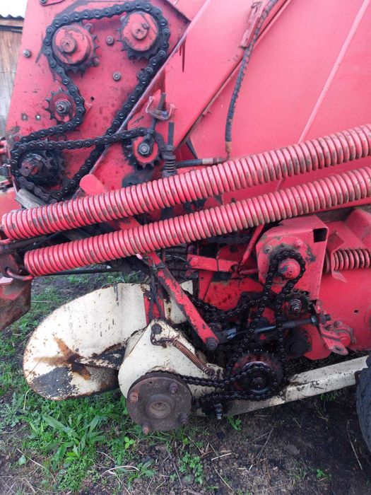 Рулонний прес-підбирач Hesston rounder 5700