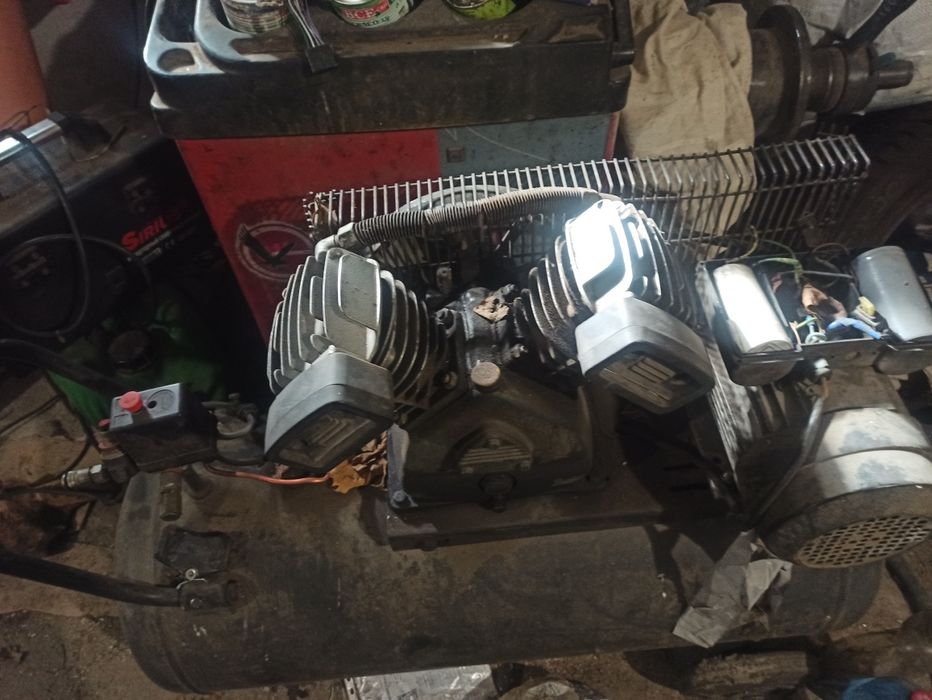 Продам воздушный компрессор 24 л