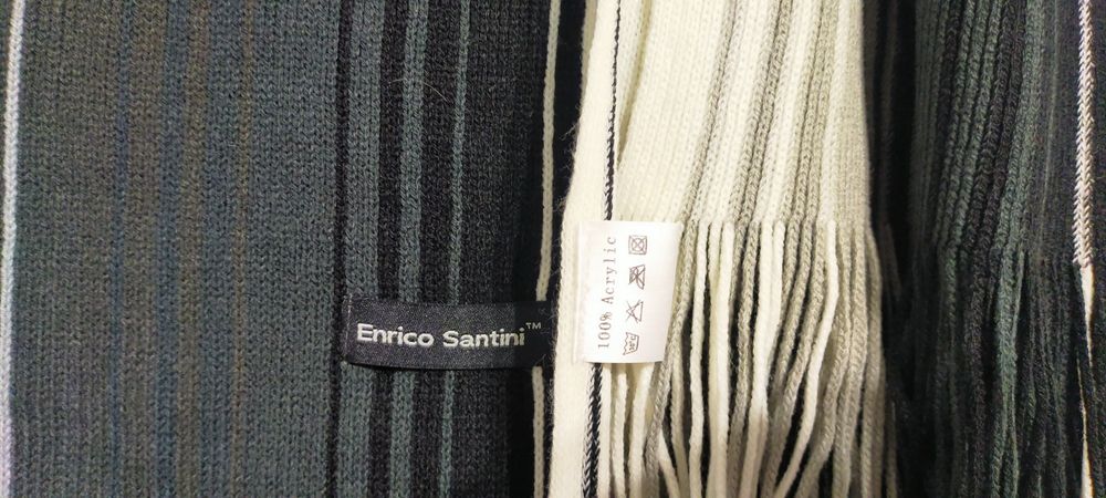 Szalik męski firmy Enrico Santini.