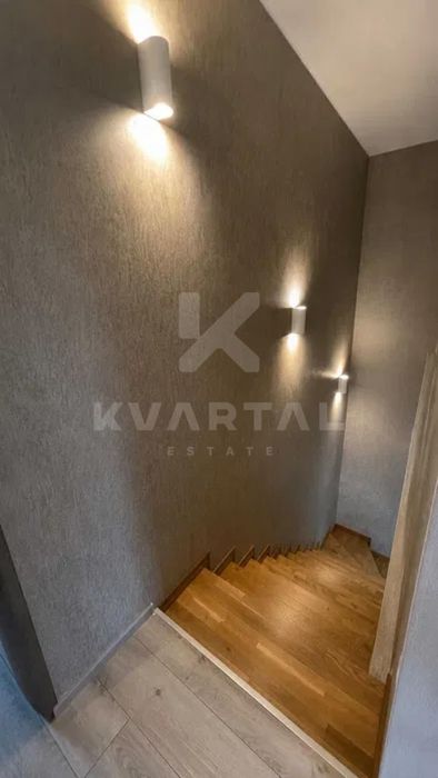 Продам 2-к. квартиру з  кухнею 32 м2 в ЖК Континент!
