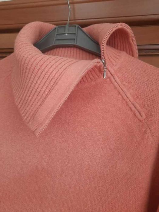 Sweterek typu golf rozsuwany - r 42