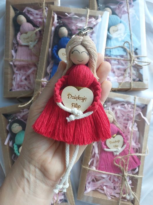 Personalizowane breloczki makramowe