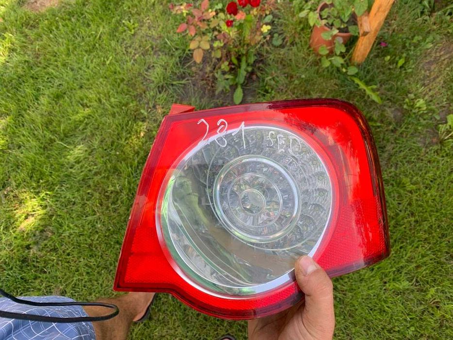 Стоп фонарь задний Volkswagen Caddy Passat b6 B5+ Polo 4 Audi A4 B7