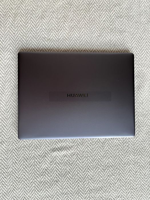 Huawei MateBook 13 HN-W19R 13,3"
