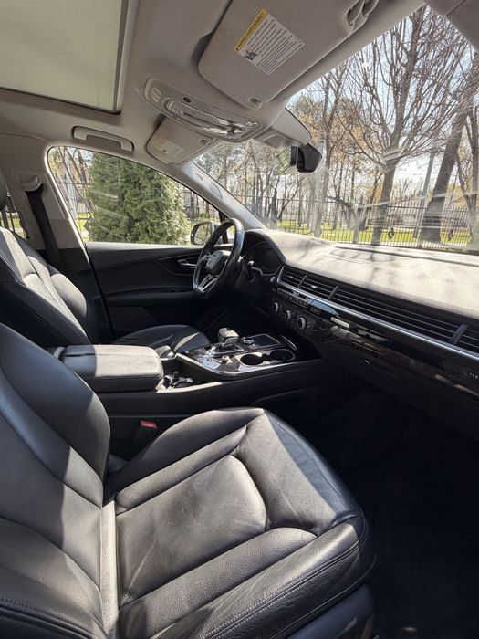 Продам Audi Q7 3.0 2017 без дтп