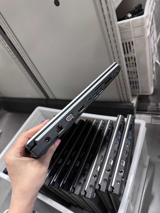Ноутбук для дизайну та CAD Fujitsu H760/15.6 IPS/гарантія/є 10 шт
