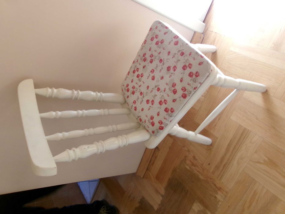 Krzesło drewniane kuchenne białe