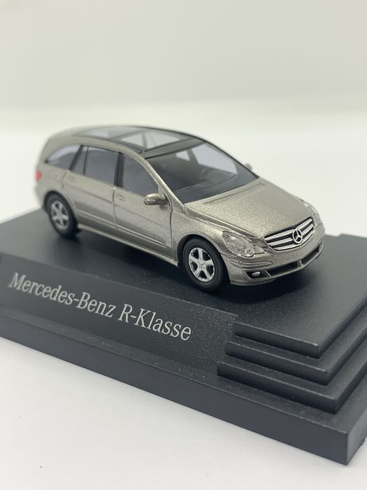 Mercedes R da Busch escala 1/87