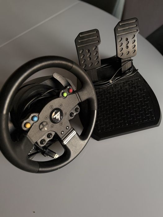 Conjunto Thrustmaster TMX Force Feedback Leather XONE / PC