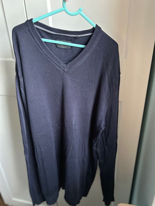 Granatowy sweter męski Reserved L